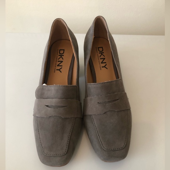 NWOT DKNY Pump - Mid Heel Slip On - Picture 5 of 7